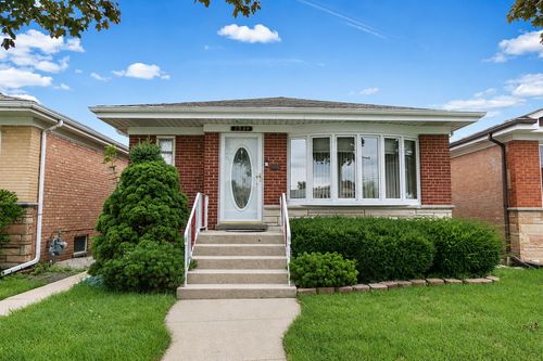 7539 W Strong St, Harwood Heights, IL, 60706-3456 | Card Image