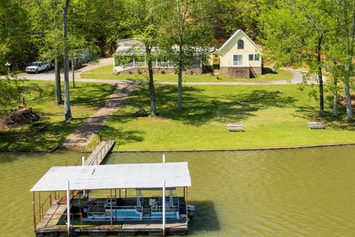 527 Bear Creek Dr, Cherokee, AL, 35616-6207 | Card Image