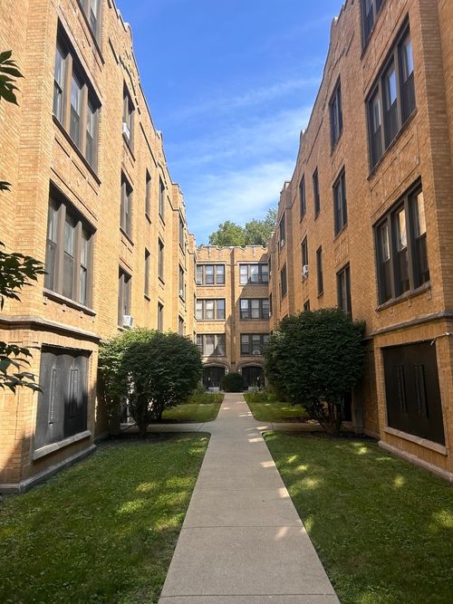 apt-3-1020 Hyde Park Blvd, Chicago, IL, 60615-2862 | Card Image