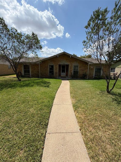 2317 Glenbrook Meadows Dr, Garland, TX, 75040-4141 | Card Image