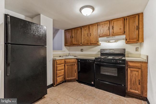 529 S 17 Th St, Home with 0 bedrooms, 0 bathrooms and null parking in Philadelphia PA | Image 4