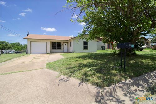 802 E Irvin Ave, Temple, TX, 76501-2744 | Card Image