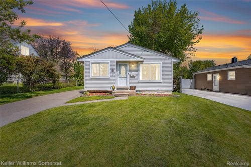 591 Clara Ave, Pontiac, MI, 48340-2033 | Card Image