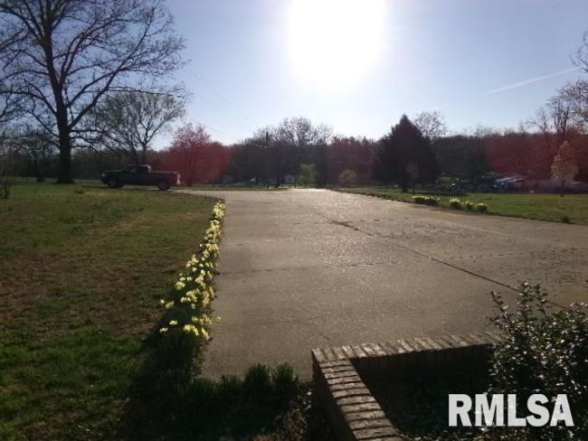 2225 Route 34, House other with 4 bedrooms, 2 bathrooms and null parking in Rosiclare IL | Image 82
