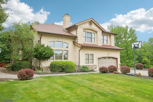 45 Dykers Farm Rd, North Haledon, NJ, 07508-2648 | Card Image