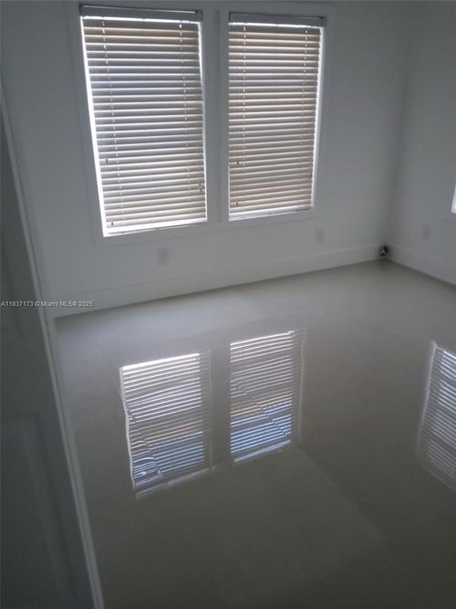 249 E 3rd St, Hialeah, FL, 33010-4932 | Card Image