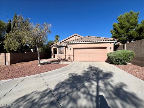 2717 Grande Valley Dr, Las Vegas, NV, 89135-1742 | Card Image