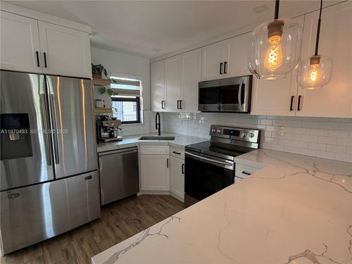 apt-217-3800 Palm Ave, Hialeah, FL, 33012-4458 | Card Image