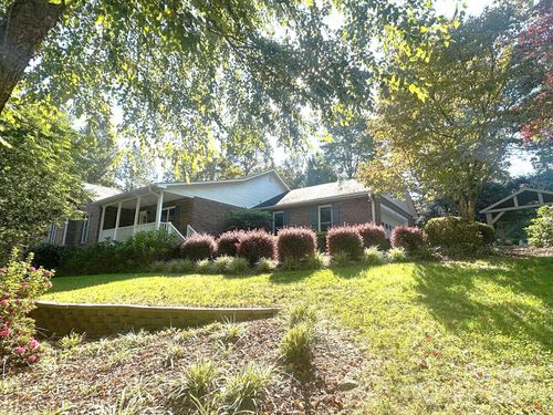 315 Springwood Dr Ne, Valdese, NC, 28690-8710 | Card Image