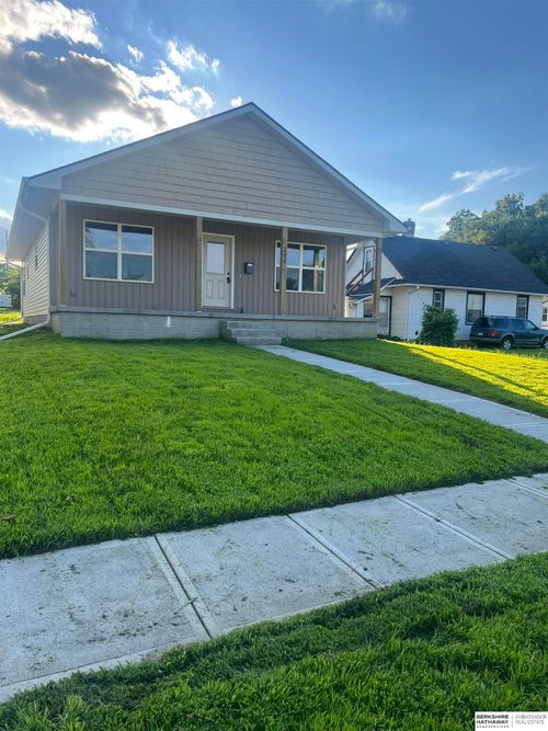 2214 N 26th St, Omaha, NE, 68111 | Card Image