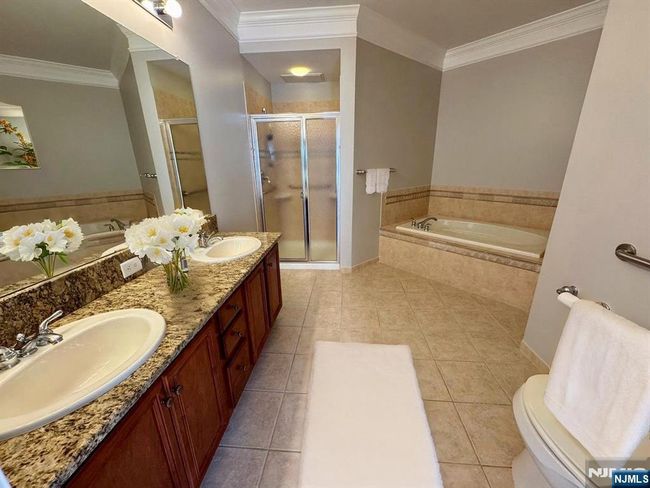 7207 Ravenscroft Rd, Condo with 2 bedrooms, 2 bathrooms and null parking in Clifton NJ | Image 21