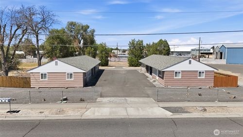 329 S Gibby Rd, Moses Lake, WA, 98837-2632 | Card Image