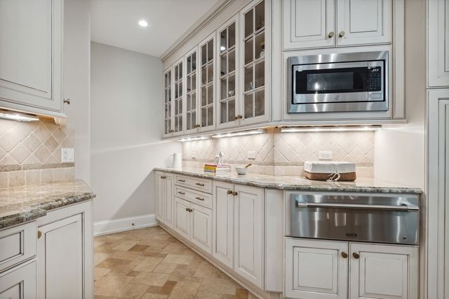 2239 Sheridan Rd, Home with 4 bedrooms, 8 bathrooms and null parking in Highland Park IL | Image 15