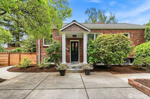 10825 Marine View Dr Sw, Seattle, WA, 98146-1616 | Card Image