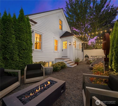 2400 E Louisa St, Seattle, WA, 98112-2234 | Card Image