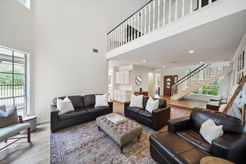 719 Somerset St, Conroe, TX, 77302-3755 | Card Image