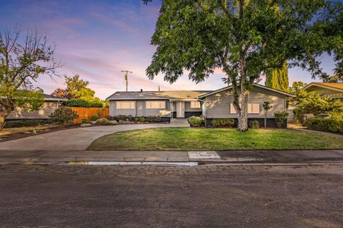 6877 Buena Terra Way, Sacramento, CA, 95831-2835 | Card Image
