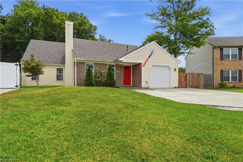 1824 Finsbury Ln, Virginia Beach, VA, 23454-5018 | Card Image