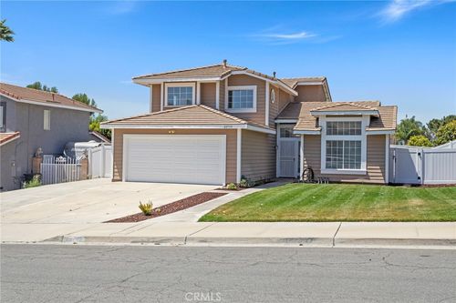 22710 Robin Way, Grand Terrace, CA, 92313-6119 | Card Image