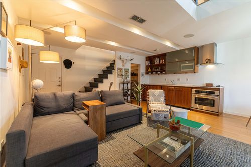 apt-322-3033 San Jacinto St, Dallas, TX, 75204-5879 | Card Image