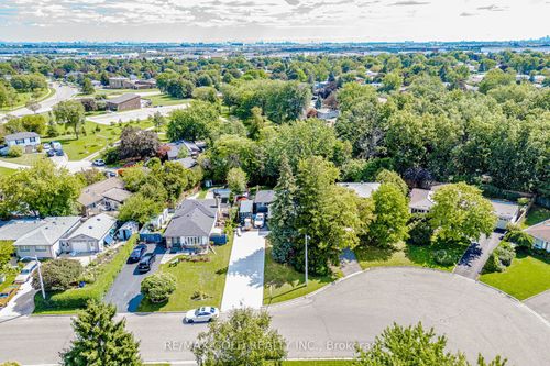 44 Deloraine Dr, Brampton, ON, L6T1T7 | Card Image
