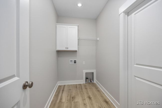 7571 Brook Villa Ct, Condo with 3 bedrooms, 3 bathrooms and null parking in Allendale MI | Image 20