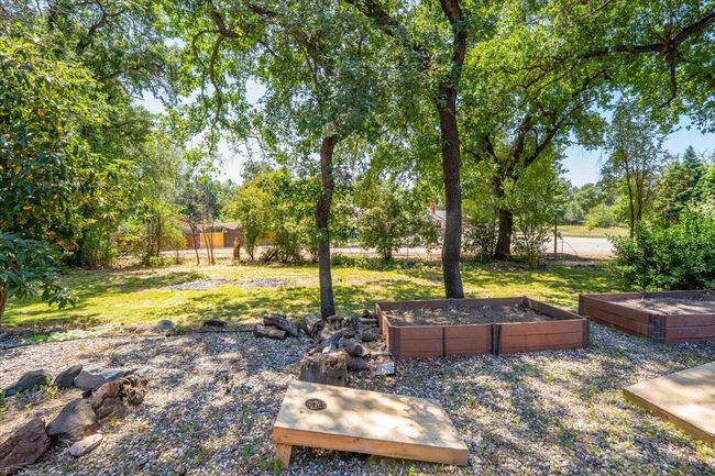 2551 S Waverly Ave, House other with 3 bedrooms, 2 bathrooms and null parking in Redding CA | Image 23