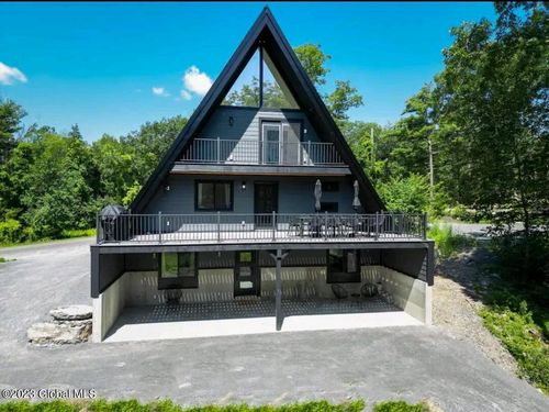 686 Green Dr, ATHENS, NY, 12015 | Card Image