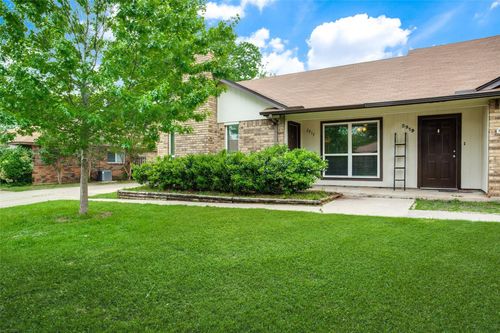 2917 Penny Ln, Euless, TX, 76039-7824 | Card Image