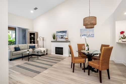 1639 Baseline Ln, Vero Beach, FL, 32967-2077 | Card Image