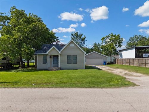 104 Avenue E, Highlands, TX, 77562-3734 | Card Image
