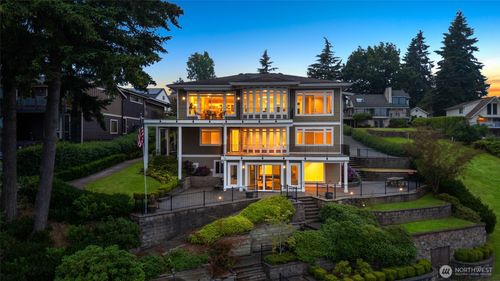 26408 136th Ave Se, Kent, WA, 98042-8061 | Card Image