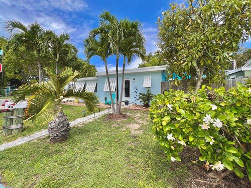40 Pirates Dr, Key Largo, FL, 33037-2320 | Card Image