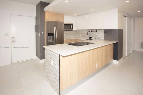 apt-10i-7441 Wayne Ave, Miami Beach, FL, 33141-2540 | Card Image