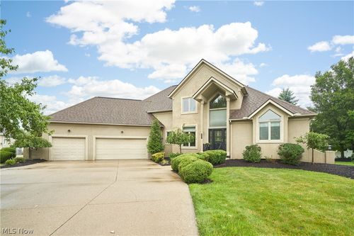 3531 Bay Hill Dr, Fairlawn, OH, 44333-9225 | Card Image