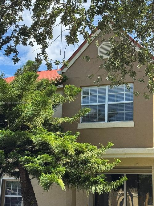 apt-k-18346 Nw 68th Ave, Hialeah, FL, 33015-3435 | Card Image