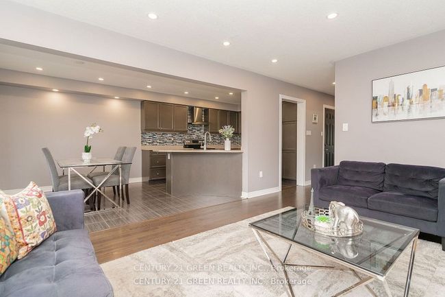 94 Snowling Dr, House attached with 6 bedrooms, 4 bathrooms and 2 parking in Ajax ON | Image 11