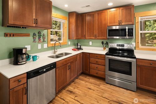 61 Tom And Nita Rd, Cle Elum, WA, 98922-9051 | Card Image