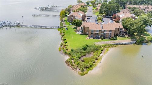 35-4239 Hatton Point Ln, Portsmouth, VA, 23703-4041 | Card Image