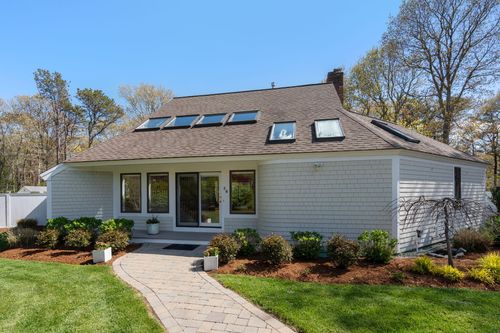 26 Driftwood Cir, Mashpee, MA, 02649-4026 | Card Image