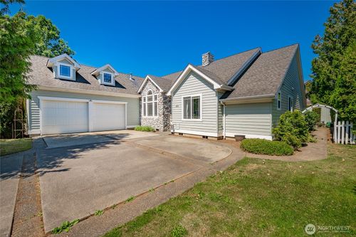 872 Sunrise Dr, Lynden, WA, 98264-9347 | Card Image