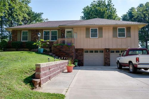 1308 Sw Speas Dr, Blue Springs, MO, 64014-3518 | Card Image