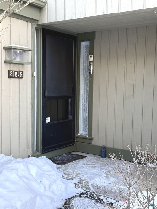 e-318 Heritage Vlg, Southbury, CT, 06488-1746 | Card Image