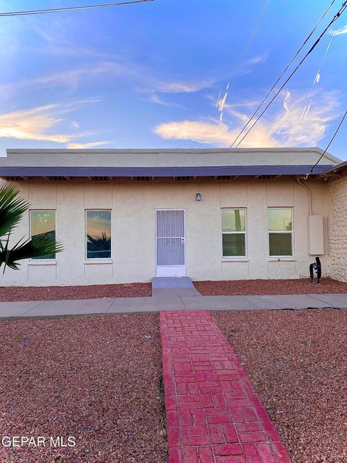 3826 Tompkins Rd, El Paso, TX, 79930-6216 | Card Image