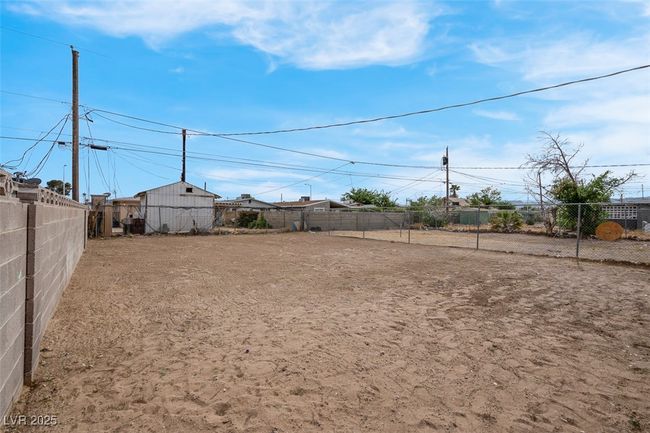 View of yard with fence | Image 38