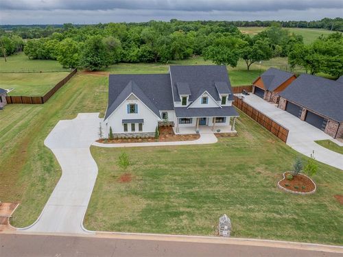 3222 Red Ridge Dr, Blanchard, OK, 73010-5269 | Card Image