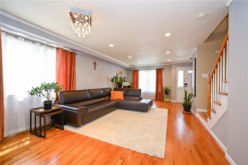 1325 66th St, Brooklyn, NY, 11219-6132 | Card Image