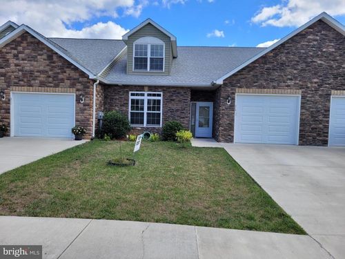 315 Baltusrol Dr, CHARLES TOWN, WV, 25414-6302 | Card Image