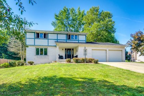 2218 Hiddenbrook St Ne, N Canton, OH, 44721-2521 | Card Image