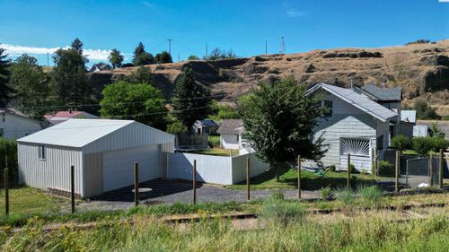 311 E Cooper St, Colfax, WA, 99111-1628 | Card Image